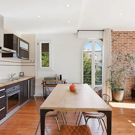 Cozy 1 Bedroom Flat,free Parking, Close To Center