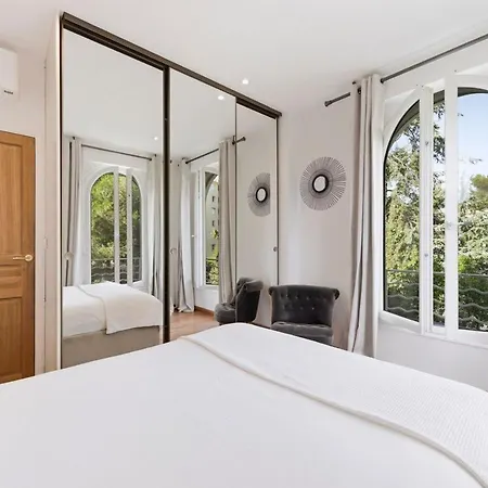 Cozy 1 Bedroom Flat,free Parking, Close To Center *