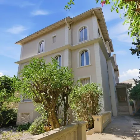 Apartamento Cozy 1 Bedroom Flat,free Parking, Close To Center *